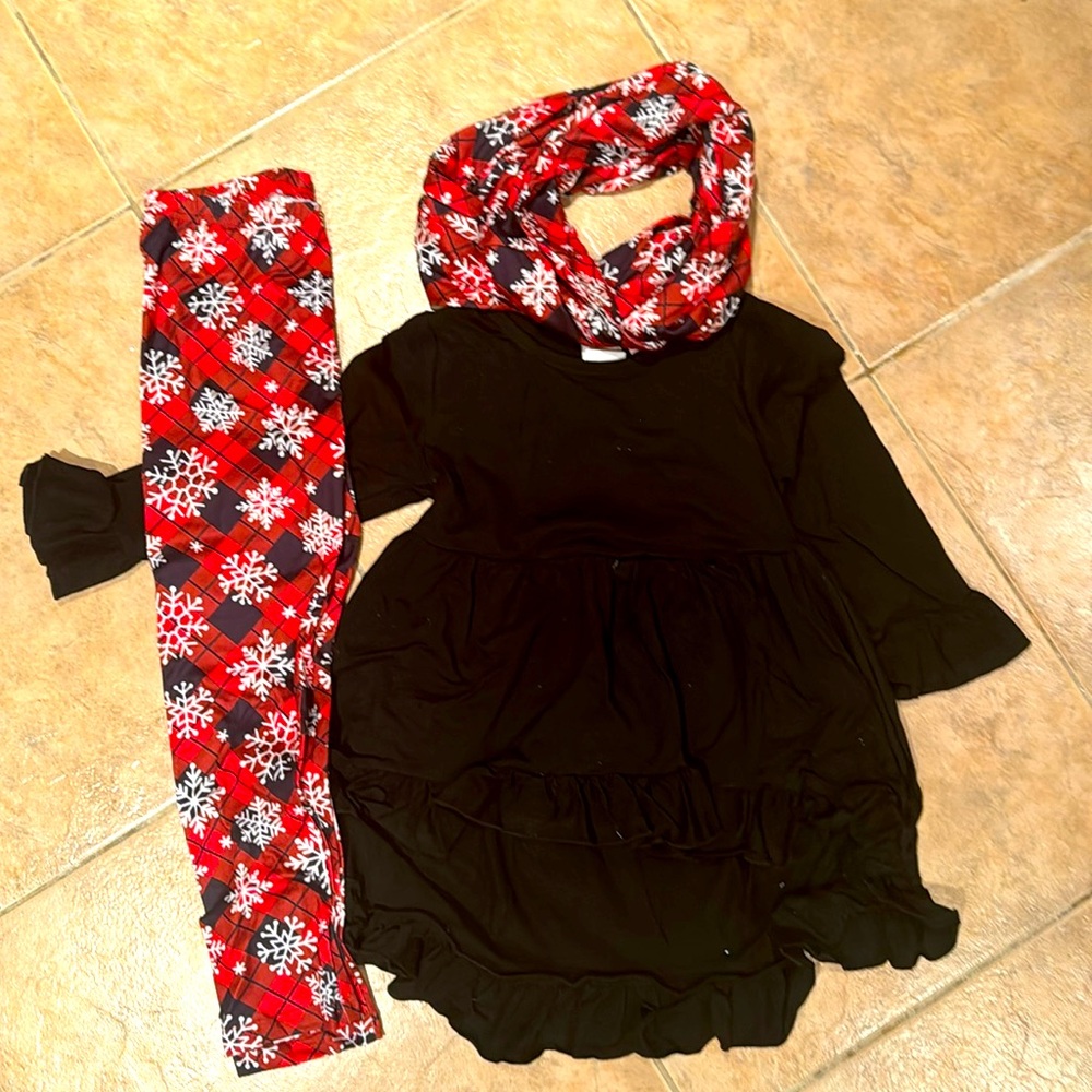 Girls snowflake outfit. Black hi/lo  top, red/ black snowflake leggings & scarf